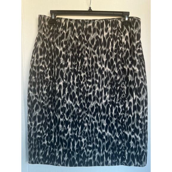 Worthington Leopard Print Black and Gray Stretch Zippered Skirt Size 18 - Picture 2 of 12